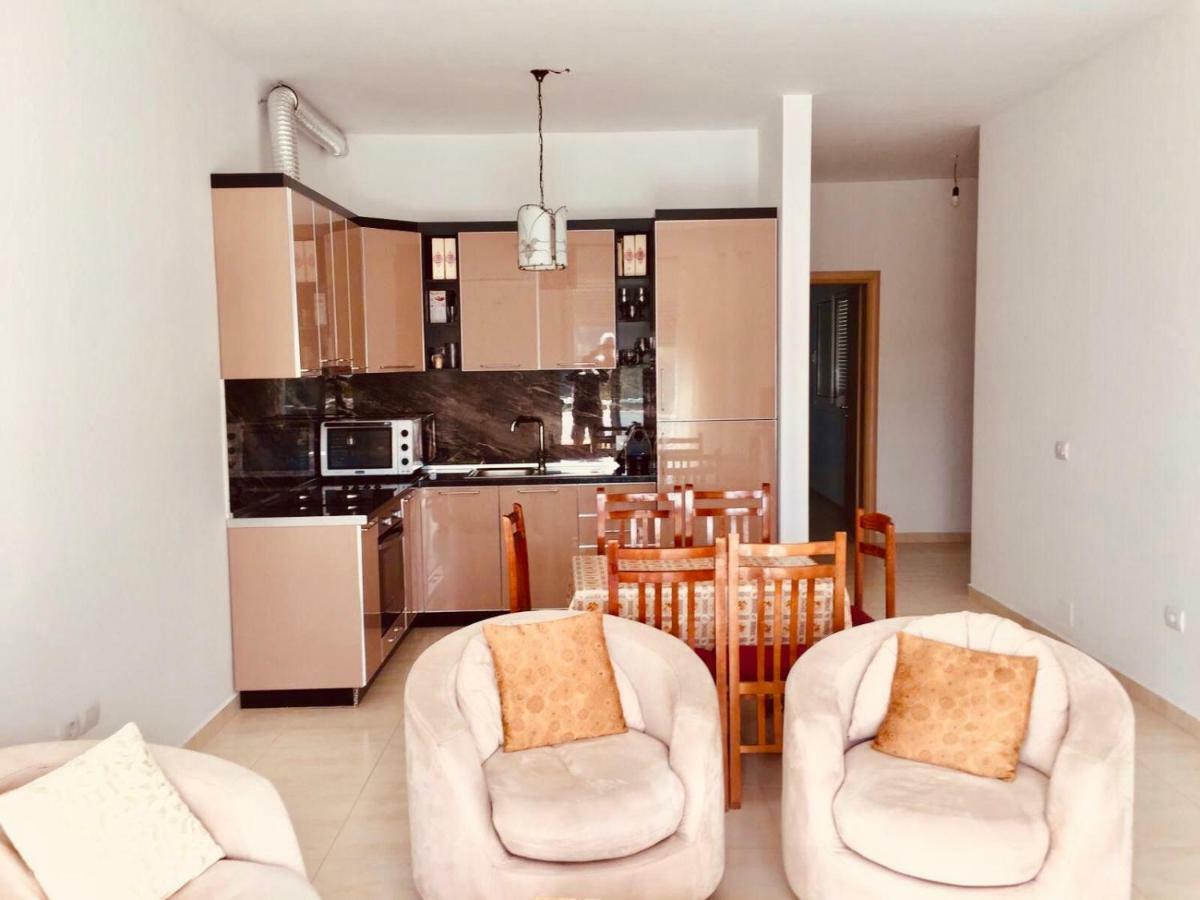 Residence David Vlorë エクステリア 写真